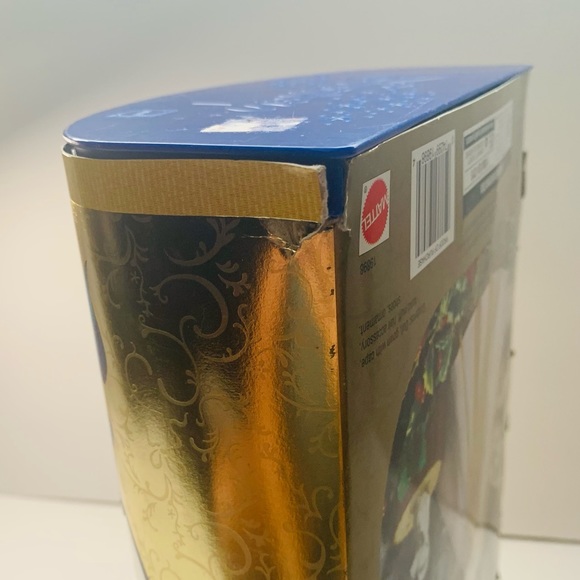 Mattel Disney Snow White Holiday Princess doll - Picture 4 of 7